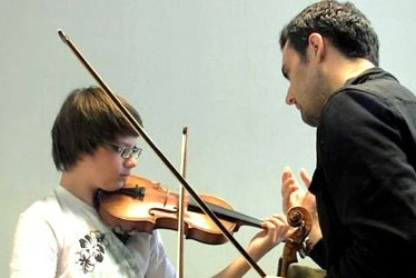 引人入胜、鼓舞人心